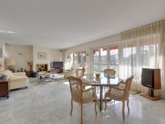 1209 - Photo 1